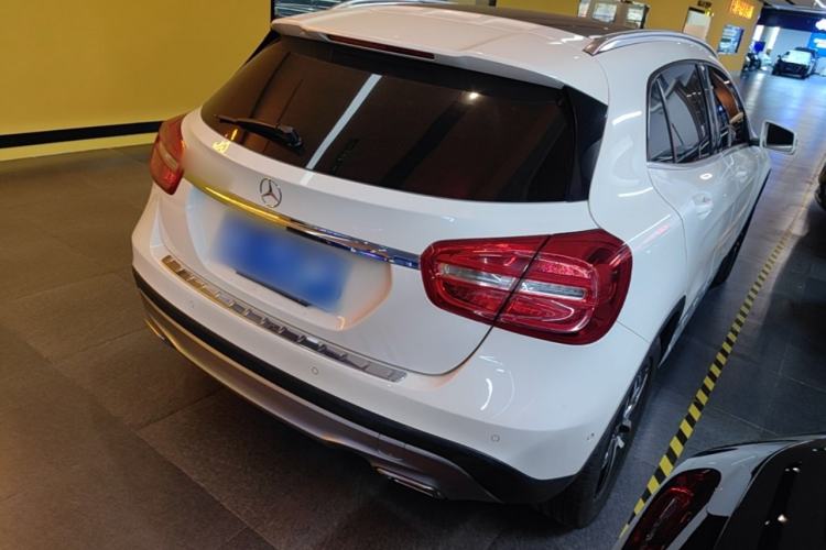 Used Mercedes-Benz GLA 2016 GLA 200 Fashion Model Rear Right 45 Deg