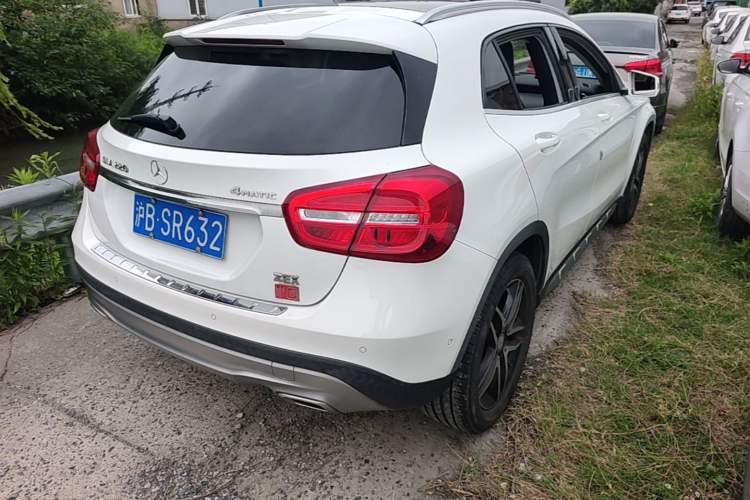 Used Mercedes-Benz GLA 2016 GLA 220 4MATIC Fashion Edition Rear Right 45 Deg
