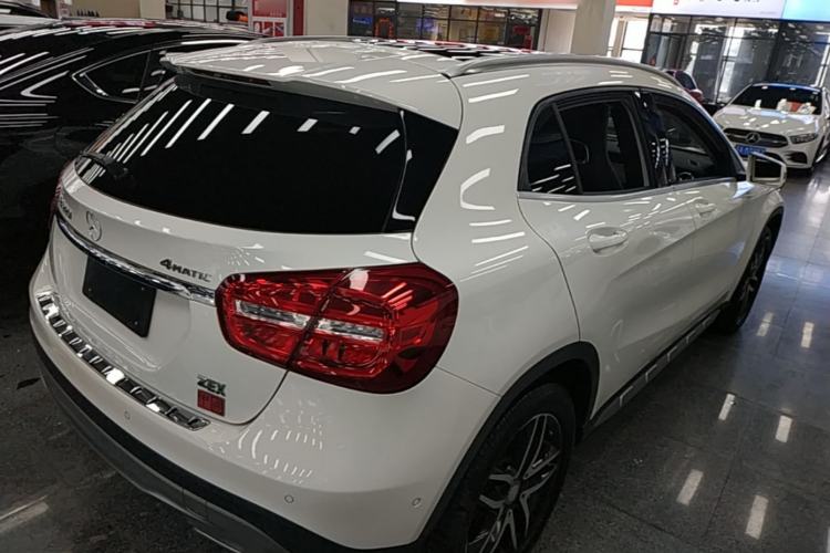 Used Mercedes-Benz GLA 2016 GLA 220 4MATIC Fashion Edition Rear Right 45 Deg