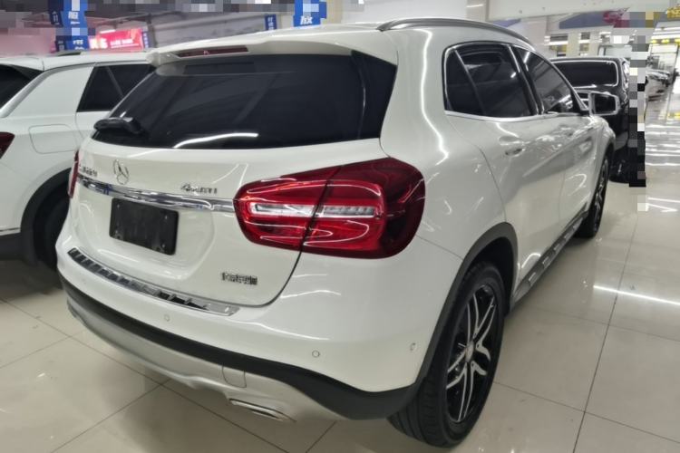 Used Mercedes-Benz GLA 2016 GLA 220 4MATIC Fashion Edition Rear Right 45 Deg