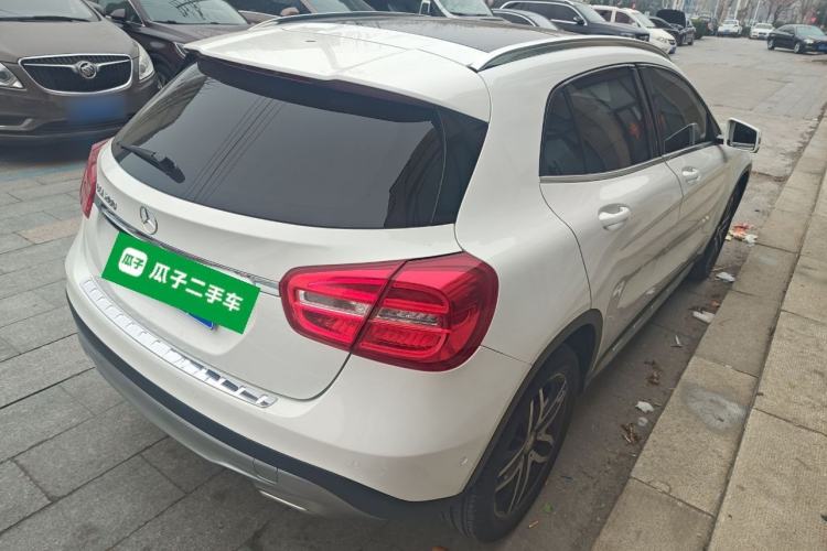 Used Mercedes-Benz GLA 2016 GLA 200 Fashion Model Rear Right 45 Deg