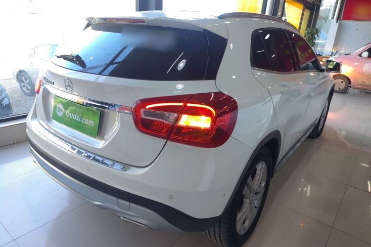 Used Mercedes-Benz GLA 2016 GLA 200 Sport Edition Rear Right 45 Deg