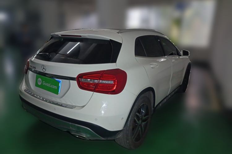 Used Mercedes-Benz GLA 2016 GLA 200 Fashion Model Rear Right 45 Deg