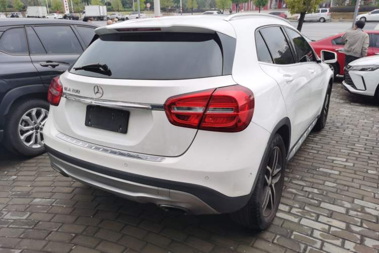 Used Mercedes-Benz GLA 2016 GLA 200 Fashion Model Rear Right 45 Deg