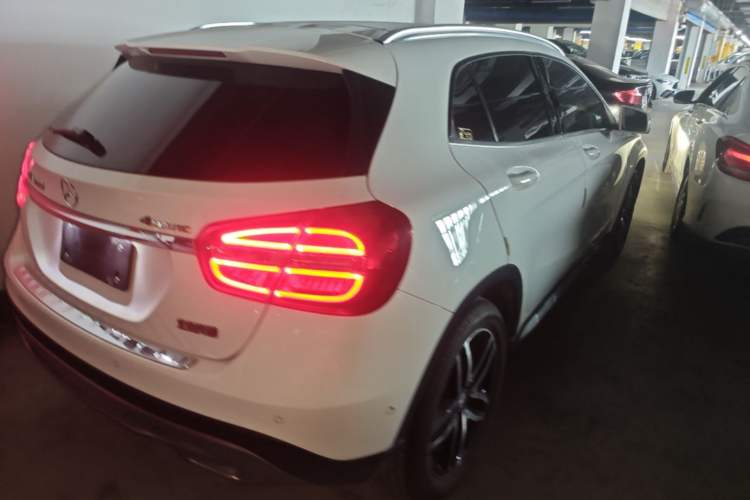 Used Mercedes-Benz GLA 2016 GLA 220 4MATIC Fashion Edition Rear Right 45 Deg