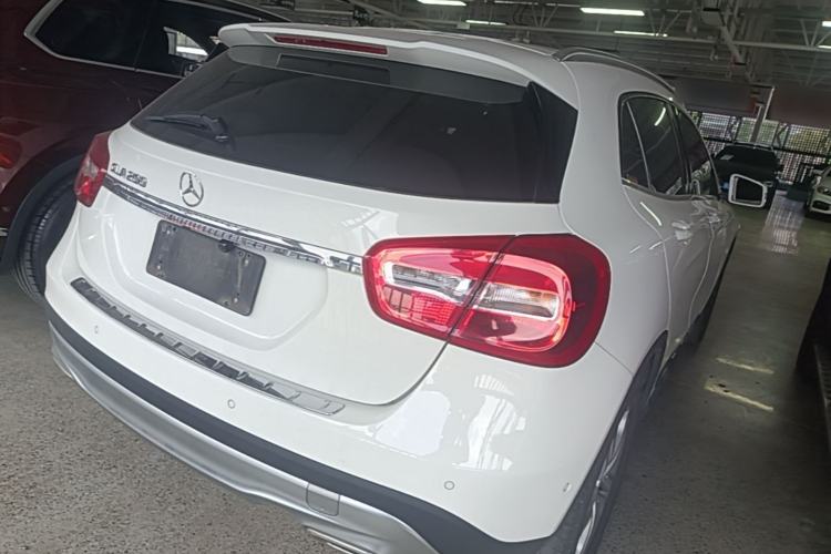 Used Mercedes-Benz GLA 2016 GLA 200 Sport Edition Rear Right 45 Deg