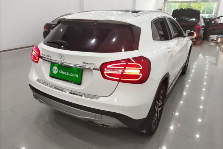 Used Mercedes-Benz GLA 2016 GLA 200 Fashion Model Rear Right 45 Deg