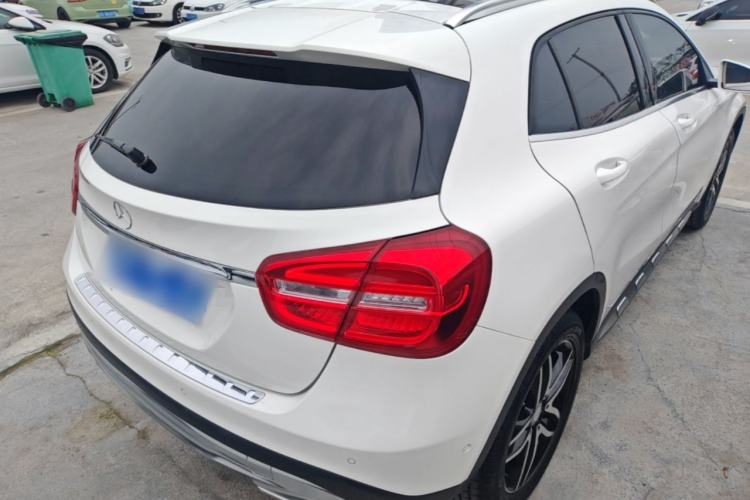 Used Mercedes-Benz GLA 2016 GLA 200 Fashion Model Rear Right 45 Deg