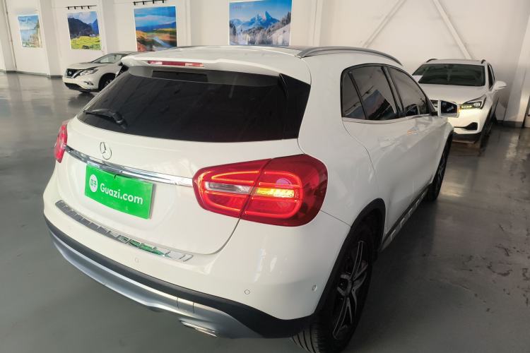 Used Mercedes-Benz GLA 2016 GLA 200 Fashion Model Rear Right 45 Deg