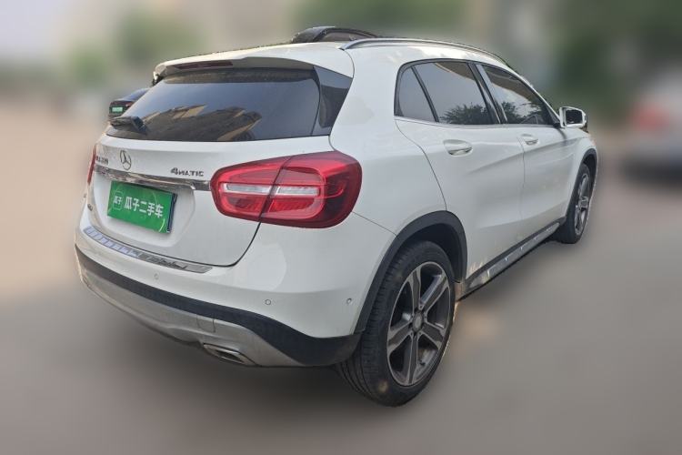 Used Mercedes-Benz GLA 2016 GLA 220 4MATIC Luxury Model Rear Right 45 Deg