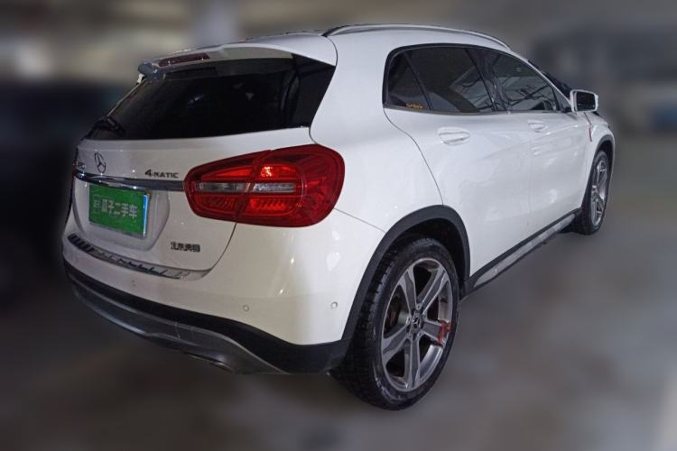 Used Mercedes-Benz GLA 2016 GLA 220 4MATIC Luxury Model Rear Right 45 Deg