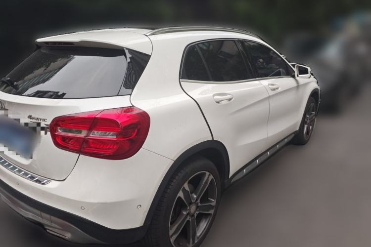 Used Mercedes-Benz GLA 2016 GLA 220 4MATIC Luxury Model Rear Right 45 Deg