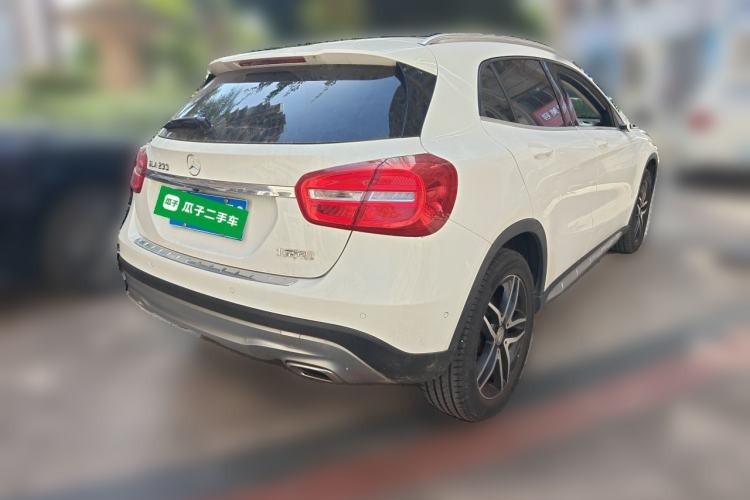 Used Mercedes-Benz GLA 2016 GLA 200 Fashion Model Rear Right 45 Deg