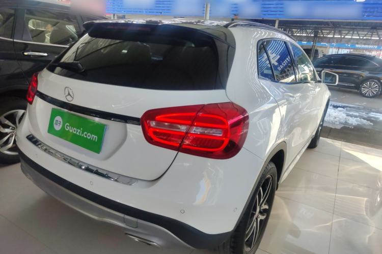 Used Mercedes-Benz GLA 2016 GLA 200 Fashion Model Rear Right 45 Deg