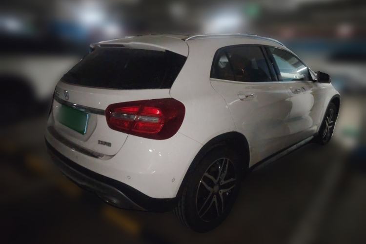 Used Mercedes-Benz GLA 2016 GLA 200 Fashion Model Rear Right 45 Deg