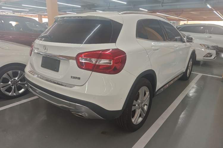 Used Mercedes-Benz GLA 2016 GLA 200 Sport Edition Rear Right 45 Deg