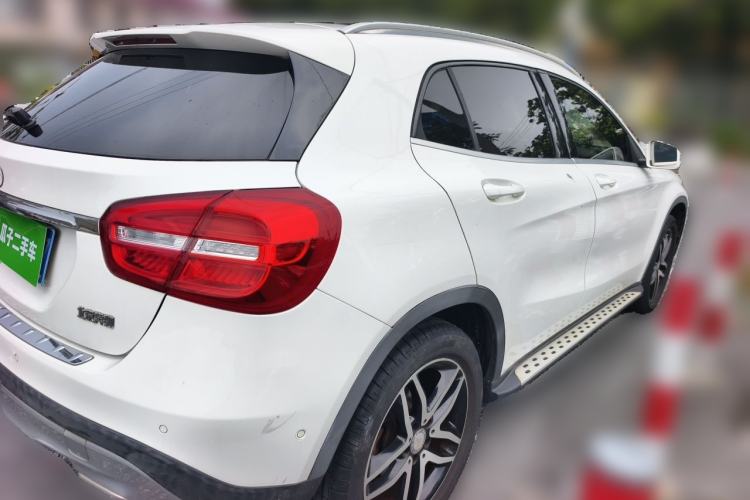 Used Mercedes-Benz GLA 2016 GLA 200 Fashion Model Rear Right 45 Deg