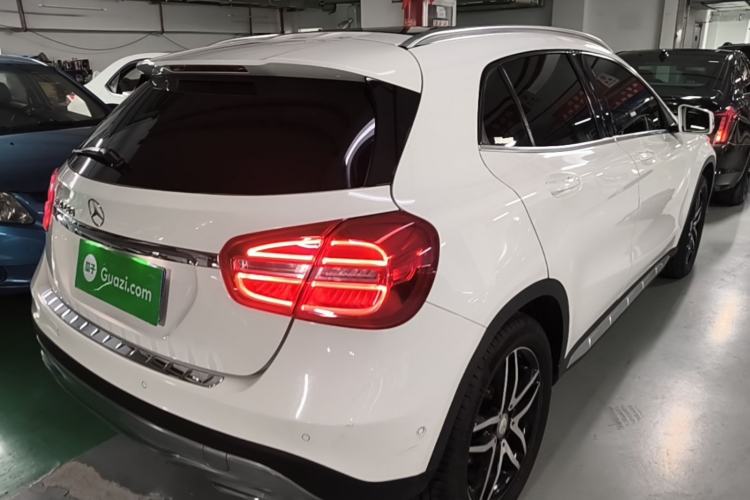 Used Mercedes-Benz GLA 2016 GLA 200 Fashion Model Rear Right 45 Deg