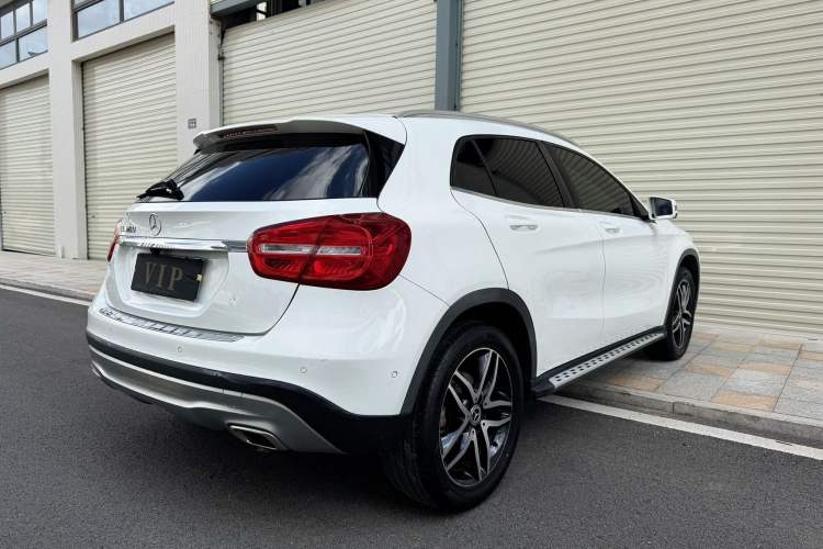 Used Mercedes-Benz GLA 2016 GLA 200 Fashion Model Rear Right 45 Deg
