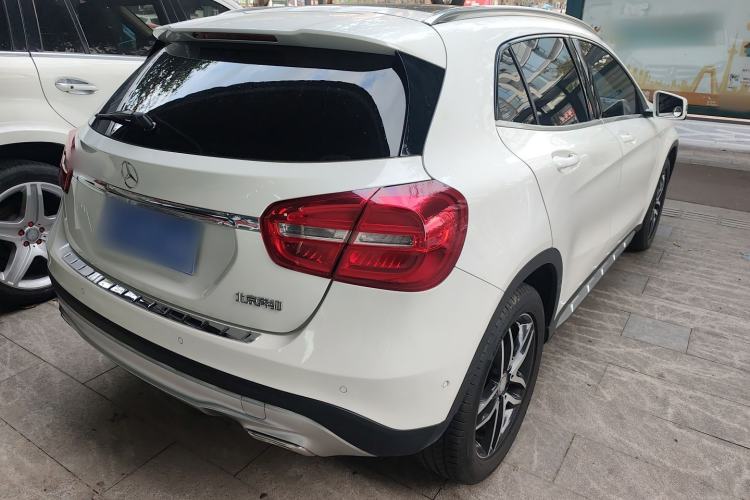 Used Mercedes-Benz GLA 2016 GLA 200 Fashion Model Rear Right 45 Deg