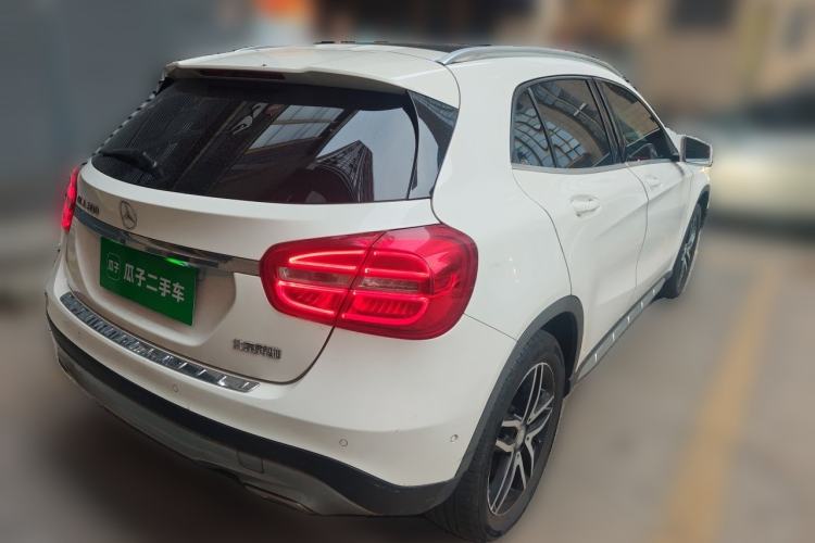 Used Mercedes-Benz GLA 2016 GLA 200 Fashion Model Rear Right 45 Deg