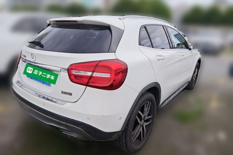 Used Mercedes-Benz GLA 2016 GLA 200 Fashion Model Rear Right 45 Deg