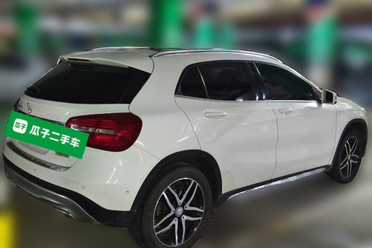 Used Mercedes-Benz GLA 2016 GLA 200 Fashion Model Rear Right 45 Deg