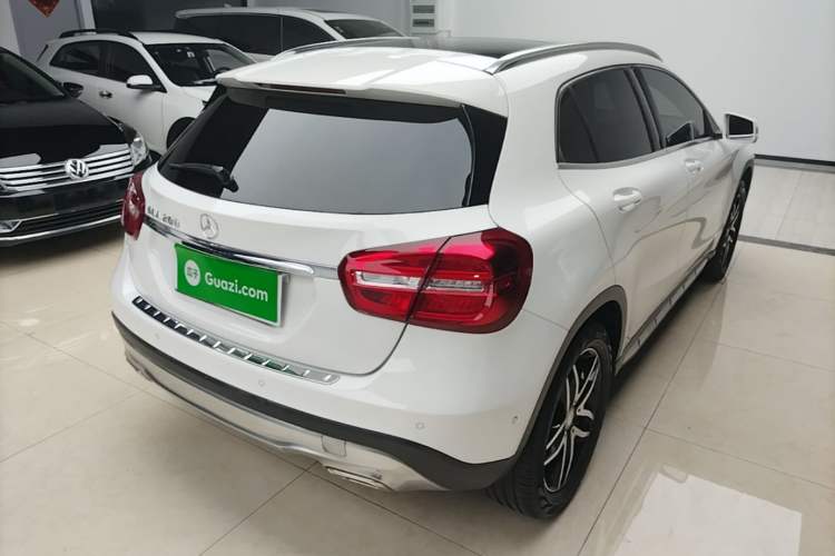 Used Mercedes-Benz GLA 2016 GLA 200 Fashion Model Rear Right 45 Deg
