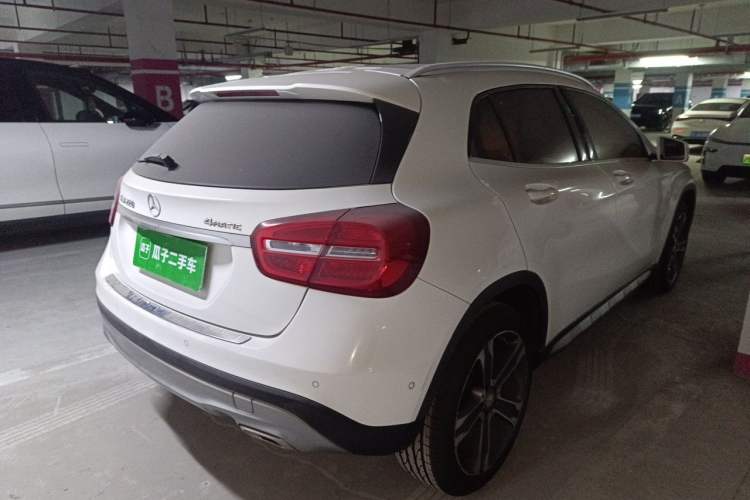 Used Mercedes-Benz GLA 2016 GLA 220 4MATIC Luxury Model Rear Right 45 Deg
