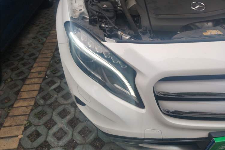Used Mercedes-Benz GLA 2016 GLA 220 4MATIC Luxury Model Right Front Headlight