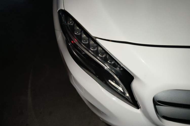 Used Mercedes-Benz GLA 2016 GLA 220 4MATIC Fashion Edition Right Front Headlight