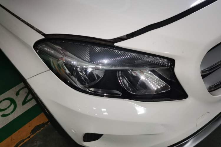 Used Mercedes-Benz GLA 2016 GLA 200 Sport Edition Right Front Headlight