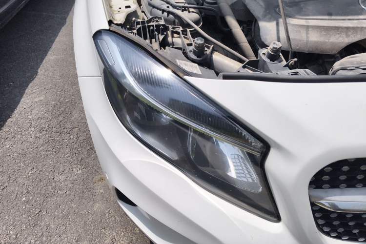 Used Mercedes-Benz GLA 2016 GLA 200 Sport Edition Right Front Headlight