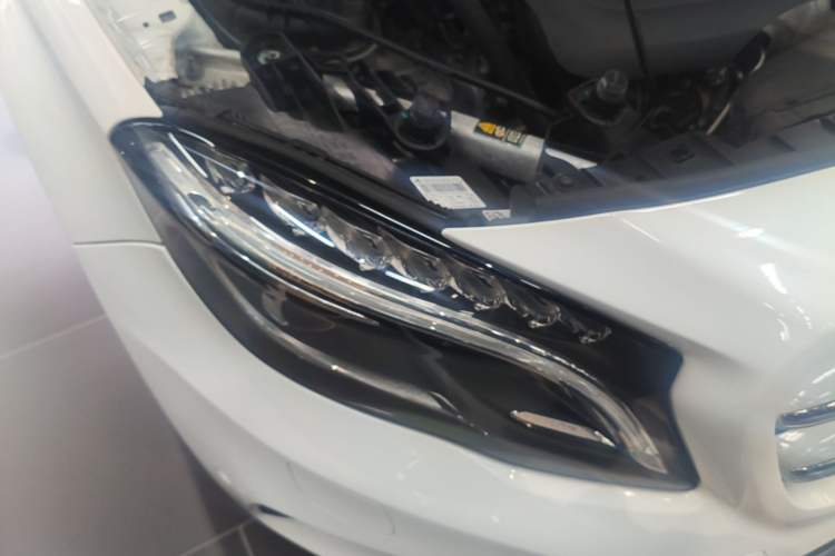 Used Mercedes-Benz GLA 2016 GLA 200 Fashion Model Right Front Headlight