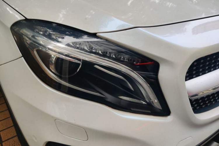 Used Mercedes-Benz GLA 2016 GLA 220 4MATIC Fashion Edition Right Front Headlight