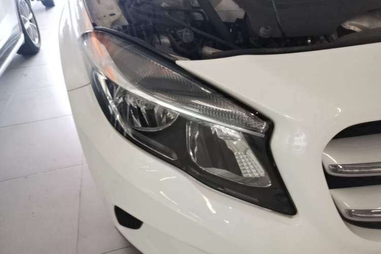 Used Mercedes-Benz GLA 2016 GLA 200 Sport Edition Right Front Headlight