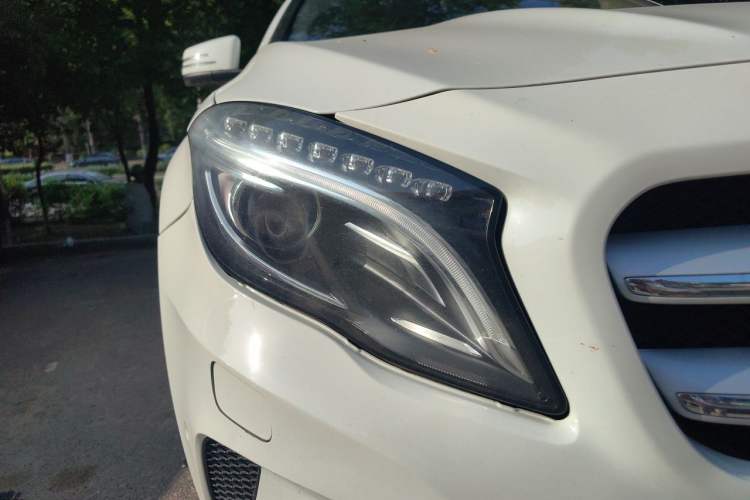Used Mercedes-Benz GLA 2016 GLA 220 4MATIC Luxury Model Right Front Headlight