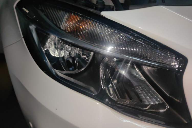 Used Mercedes-Benz GLA 2016 GLA 200 Sport Edition Right Front Headlight