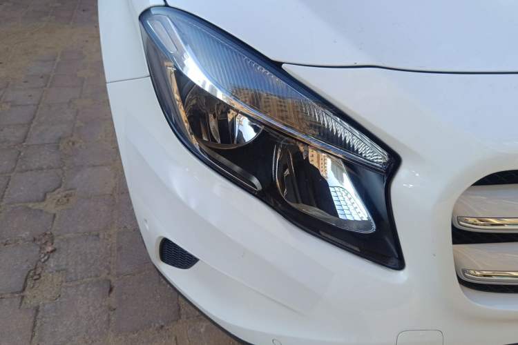 Used Mercedes-Benz GLA 2016 GLA 200 Sport Edition Right Front Headlight