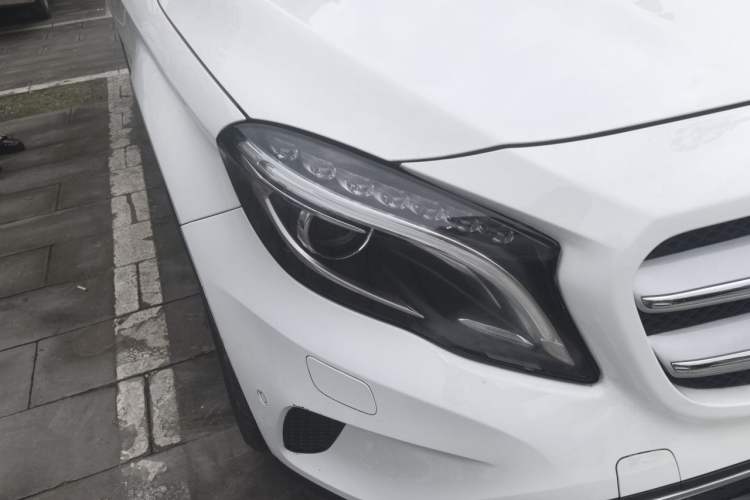 Used Mercedes-Benz GLA 2016 GLA 220 4MATIC Fashion Edition Right Front Headlight