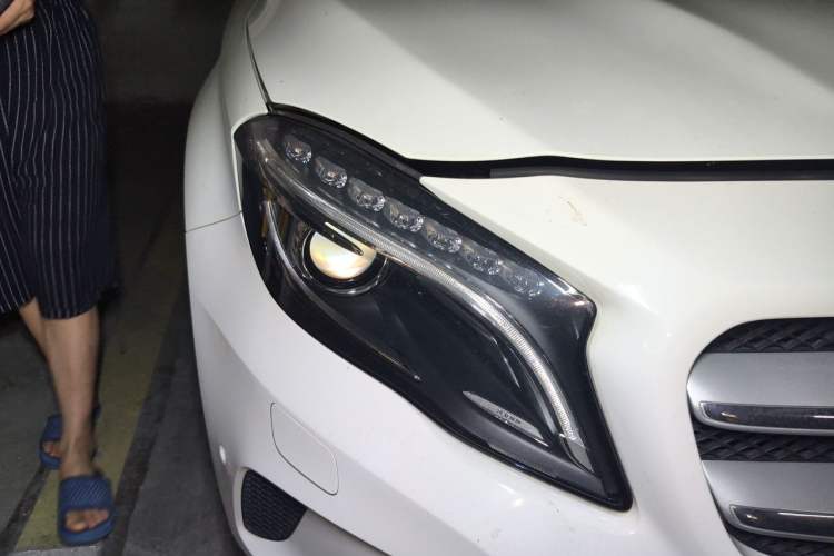 Used Mercedes-Benz GLA 2016 GLA 200 Fashion Model Right Front Headlight