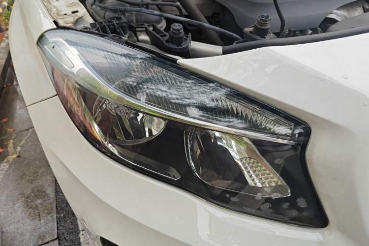 Used Mercedes-Benz GLA 2016 GLA 200 Sport Edition Right Front Headlight