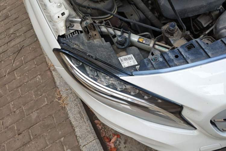 Used Mercedes-Benz GLA 2016 GLA 200 Fashion Model Right Front Headlight