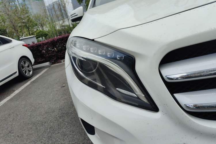Used Mercedes-Benz GLA 2016 GLA 200 Fashion Model Right Front Headlight