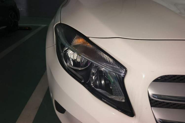 Used Mercedes-Benz GLA 2016 GLA 200 Sport Edition Right Front Headlight