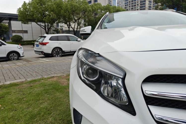 Used Mercedes-Benz GLA 2016 GLA 200 Sport Edition Right Front Headlight
