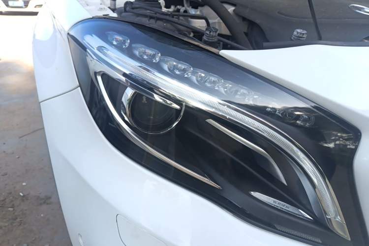 Used Mercedes-Benz GLA 2016 GLA 200 Fashion Model Right Front Headlight