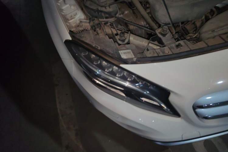 Used Mercedes-Benz GLA 2016 GLA 200 Fashion Model Right Front Headlight