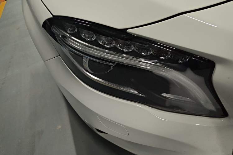 Used Mercedes-Benz GLA 2016 GLA 200 Fashion Model Right Front Headlight