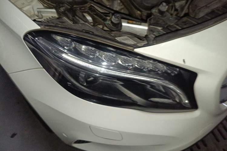 Used Mercedes-Benz GLA 2016 GLA 220 4MATIC Fashion Edition Right Front Headlight